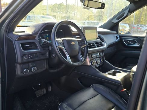Used 2023 Chevrolet Suburban Premier image 13