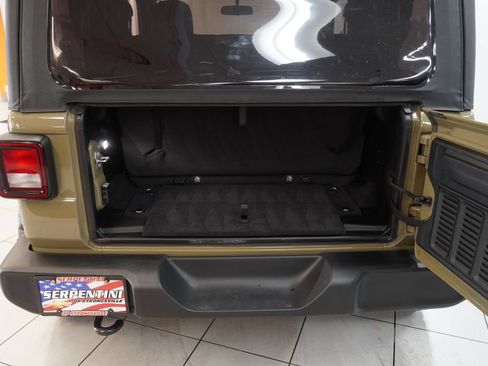 Used 2025 Jeep Wrangler Sport AWD/4WD image 18