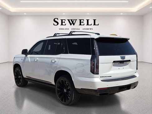 Used 2025 Cadillac Escalade Sport Platinum w/ LPO, ONYX Package AWD/4WD image 3