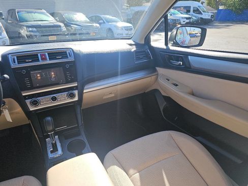 Used 2017 Subaru Outback 2.5i Premium image 22