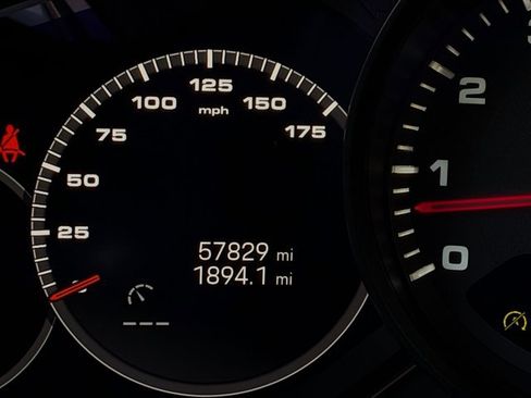 Used 2023 Porsche Cayenne Platinum Edition AWD/4WD image 11