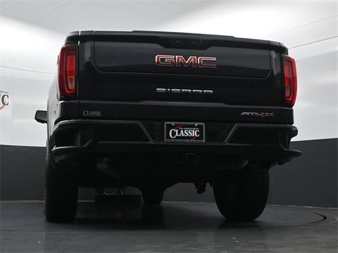 Used 2024 GMC Sierra 1500 AT4X image 32