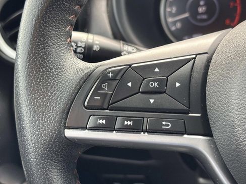 Used 2018 Nissan Kicks SR image 27