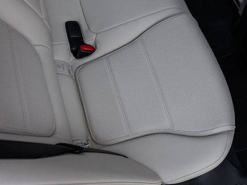 Used 2023 Mercedes-Benz C 300 Sedan image 35