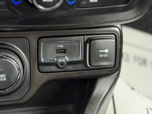 Used 2023 Jeep Renegade Latitude image 15