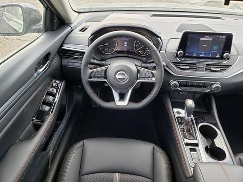 New 2025 Nissan Altima 2.5 SR image 16