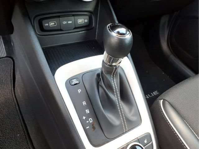 Used 2022 Hyundai Venue Limited FWD image 27
