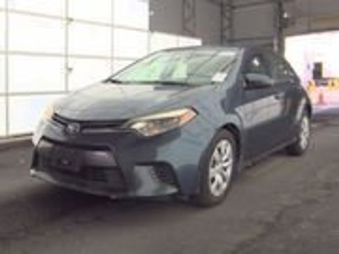 Used 2015 Toyota Corolla LE FWD image 2