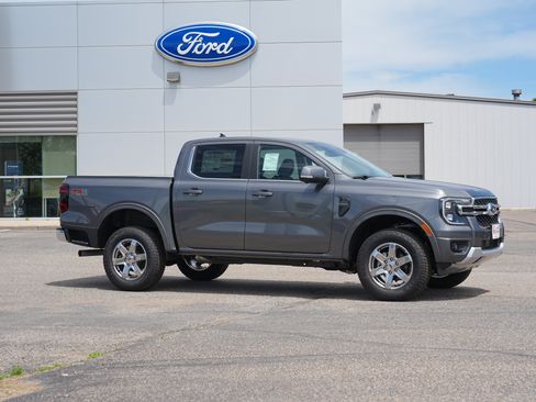 New 2025 Ford Ranger Lariat w/ FX4 Off-Road Package AWD/4WD image 2