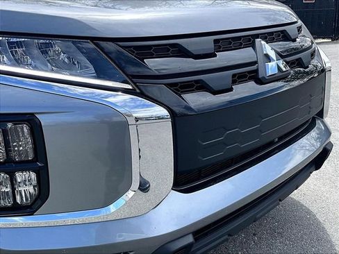 Used 2025 Mitsubishi Outlander Sport AWD image 29