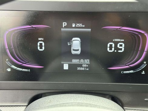 Used 2023 Kia Sportage LX image 12