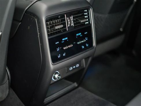 Certified 2026 Porsche Cayenne AWD/4WD image 33