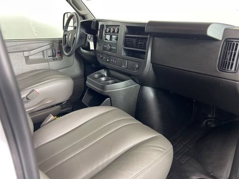 Used 2024 GMC Savana 2500 Extended image 7