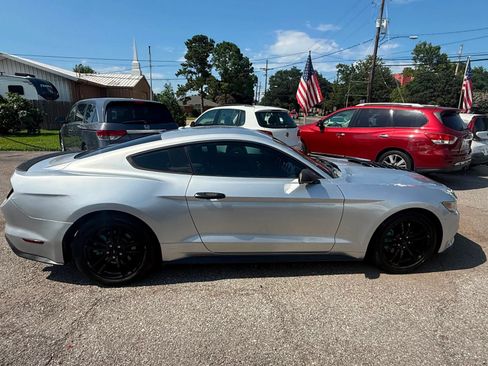 Used 2017 Ford Mustang Premium RWD image 5
