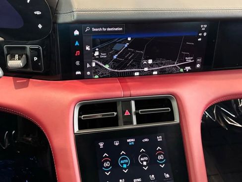 Used 2025 Porsche Taycan image 12