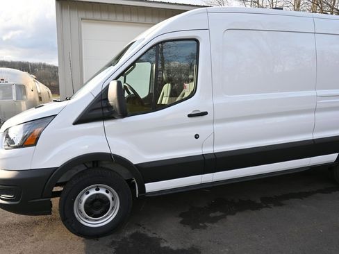 New 2026 Ford Transit 250 148 Medium Roof RWD image 36