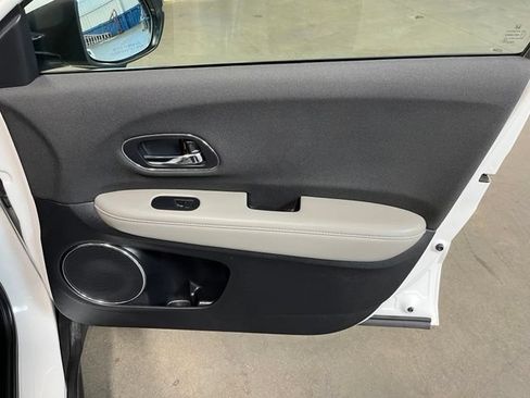 Used 2022 Honda HR-V EX image 13