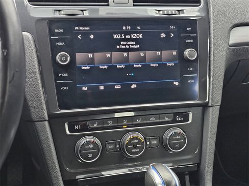 Used 2019 Volkswagen e-Golf SE w/ Driver Assistance Package image 23