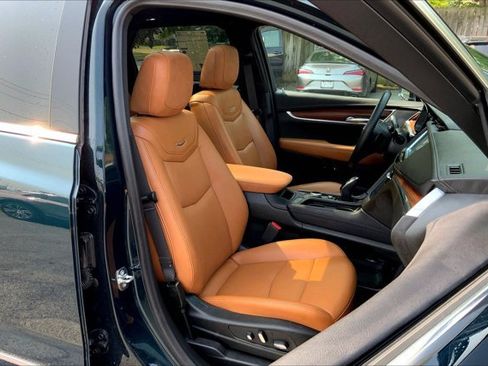 Used 2025 Cadillac XT5 Premium Luxury w/ LPO, Floor Liner Package AWD/4WD image 6