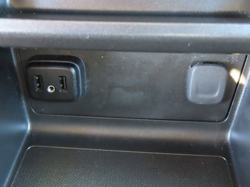 Used 2022 GMC Canyon Elevation image 9