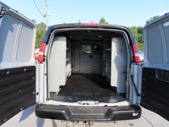 Used 2015 Chevrolet Express 2500 RWD image 26