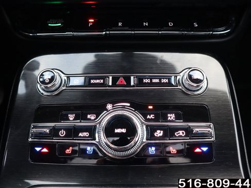Used 2022 Lincoln Nautilus Reserve image 17