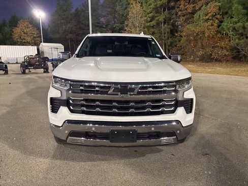 Used 2022 Chevrolet Silverado 1500 LTZ image 2