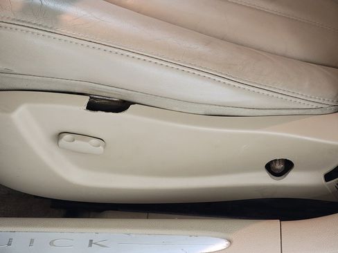 Used 2006 Buick Lucerne CXL FWD image 15