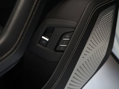 Used 2019 Lamborghini Urus AWD/4WD image 38