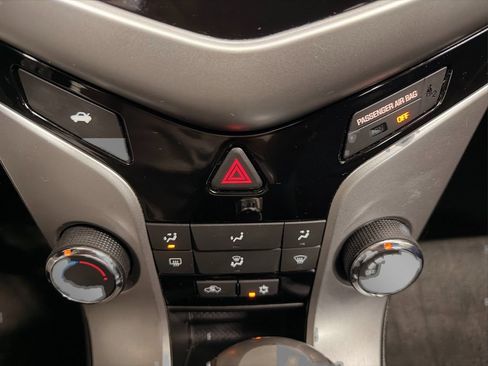 Used 2016 Chevrolet Cruze LT FWD image 13