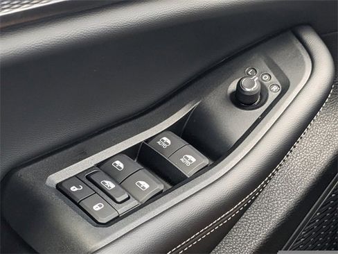 New 2025 Jeep Grand Cherokee Laredo w/ Luxury Tech Group I image 22