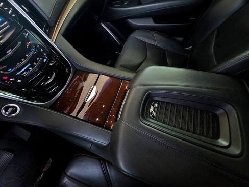 Used 2019 Cadillac Escalade Luxury AWD/4WD image 47