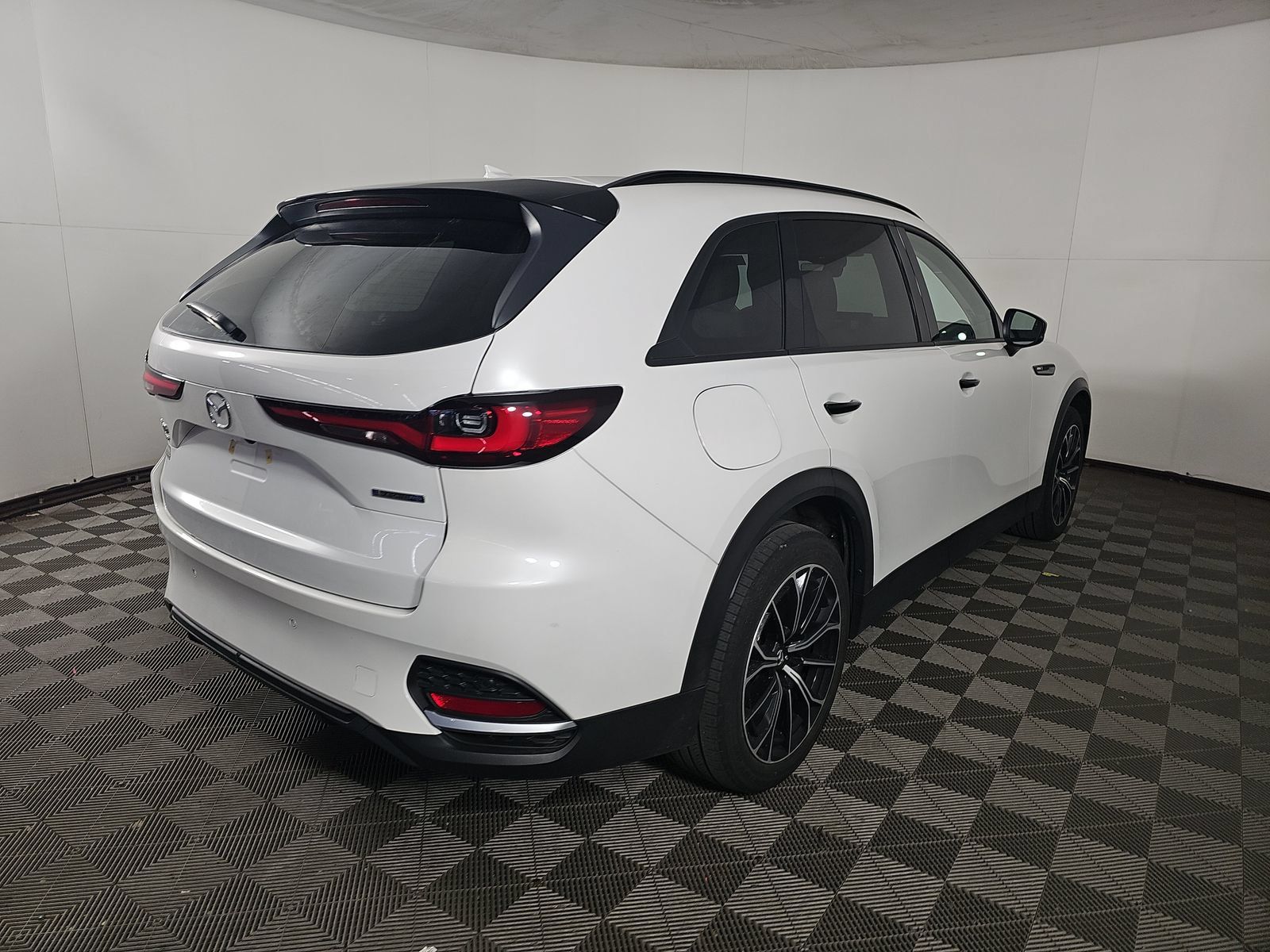 Used 2025 MAZDA CX-70 Plug-In Hybrid w/ Premium Pkg AWD/4WD image 2