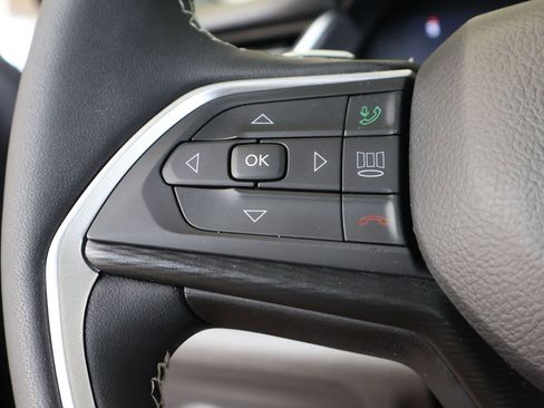 Used 2024 Jeep Grand Cherokee L Altitude AWD/4WD image 25