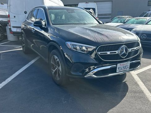 Used 2025 Mercedes-Benz GLC 350e 4MATIC image 2
