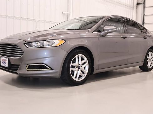 Used 2013 Ford Fusion SE FWD image 5