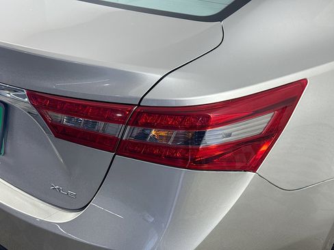 Used 2017 Toyota Avalon XLE image 34