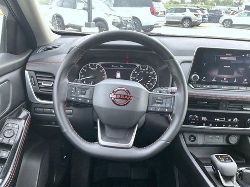 Certified 2025 Nissan Rogue SV AWD/4WD image 13