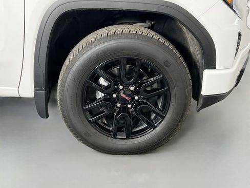 Used 2025 GMC Sierra 1500 Elevation image 37