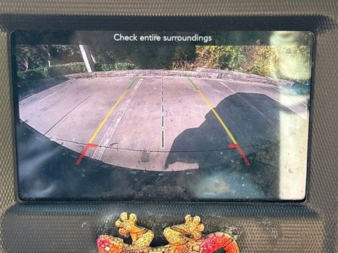 Used 2019 Jeep Wrangler Unlimited Sahara image 27