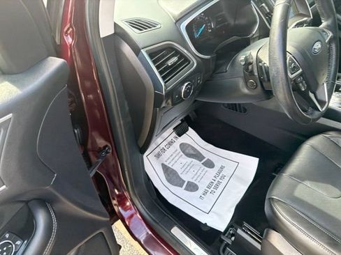Used 2019 Ford Edge Titanium w/ Equipment Group 301A AWD/4WD image 16