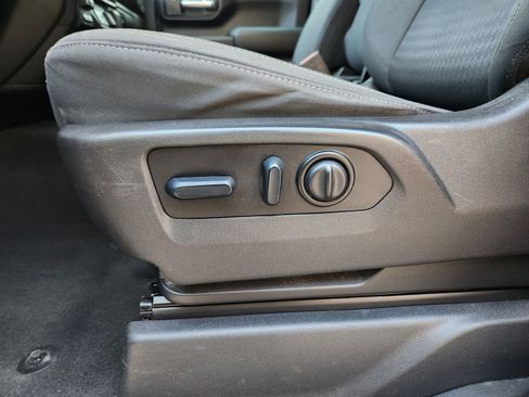 Used 2022 Chevrolet Silverado 2500 Custom w/ Custom Value Package image 27