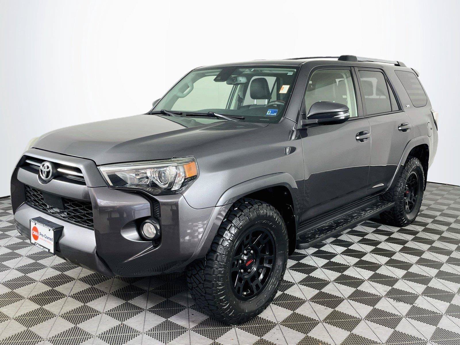 Used 2020 Toyota 4Runner SR5 Premium w/ Moonroof Package AWD/4WD image 3