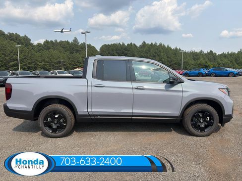 New 2026 Honda Ridgeline Black Edition image 8