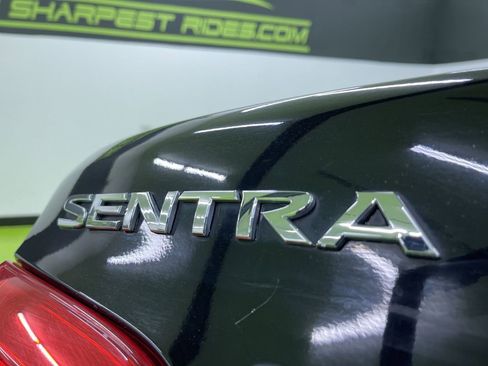 Used 2017 Nissan Sentra S image 13