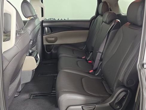New 2026 Kia Carnival LXS image 21