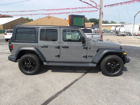 Used 2021 Jeep Wrangler Unlimited Sport AWD/4WD image 3