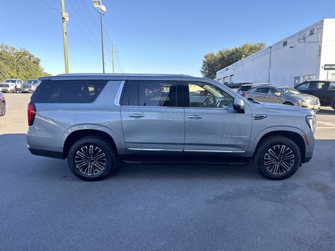 New 2026 GMC Yukon XL Elevation w/ Elevation Premium Package AWD/4WD image 9
