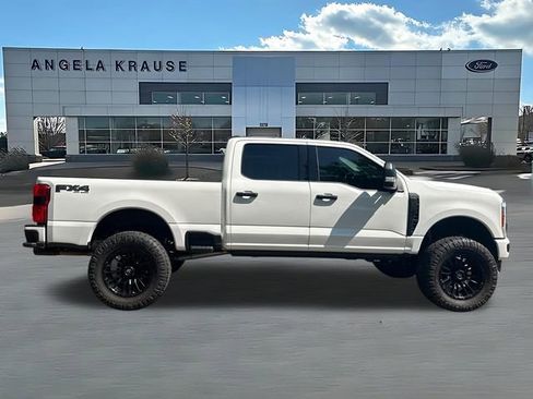 Used 2023 Ford F250 Platinum w/ FX4 Off-Road Package AWD/4WD image 10