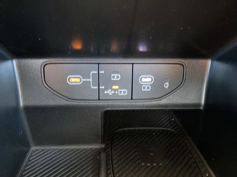 Used 2024 Kia Sorento S image 24